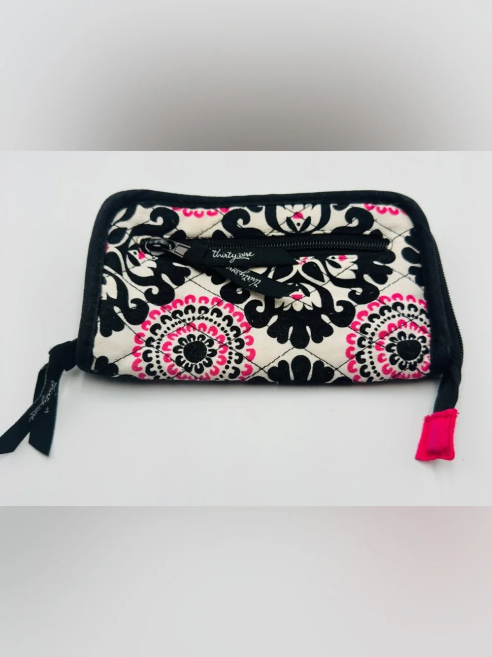 Thirty-One Pink Pop Medallion Soft Quilted Zip Wallet Black White & Pink